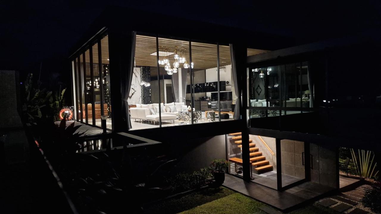 Villa Obsidian, With Staff, Sea View And Walk To Choeng Mon Beach المظهر الخارجي الصورة