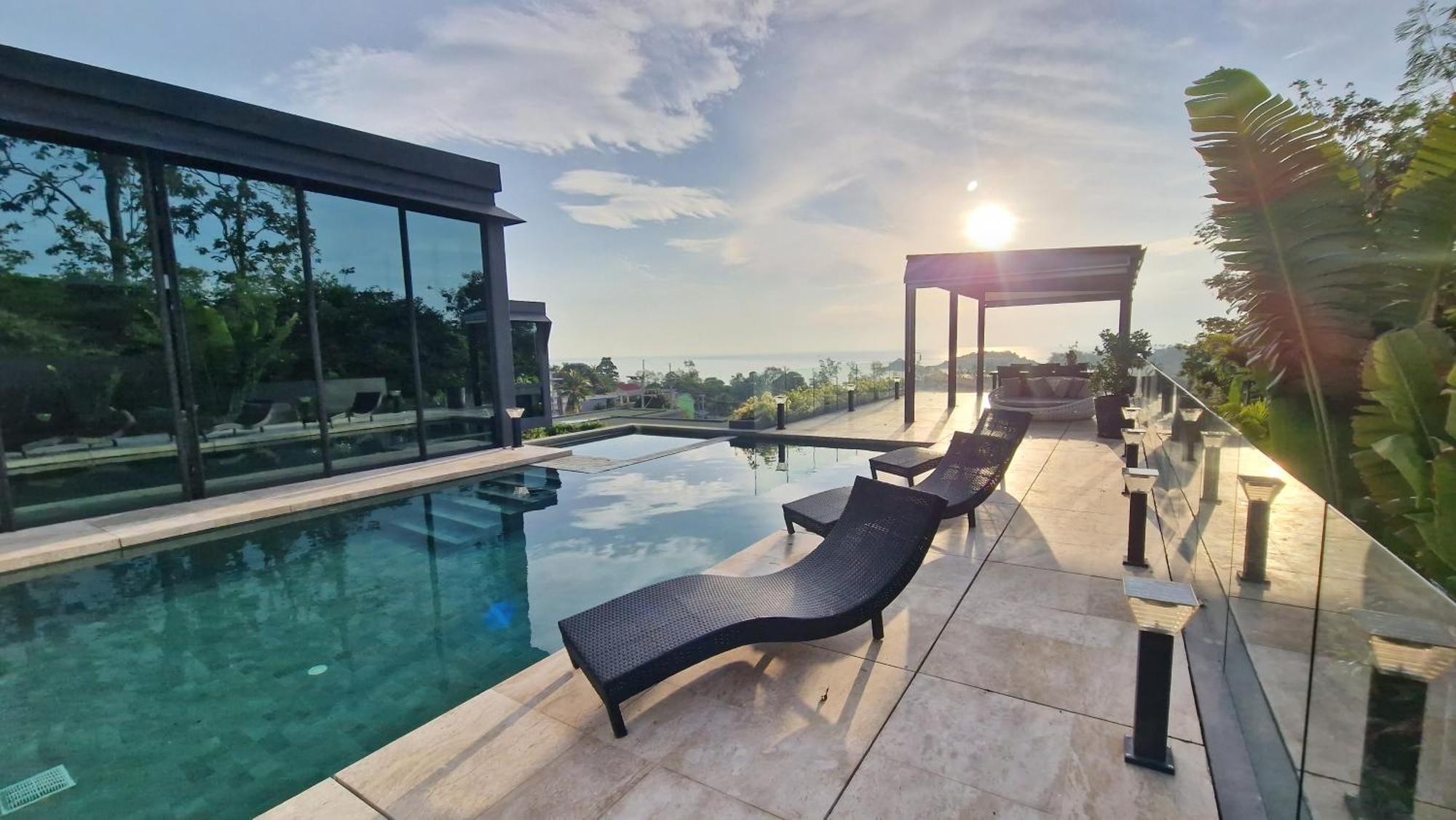 Villa Obsidian, With Staff, Sea View And Walk To Choeng Mon Beach المظهر الخارجي الصورة